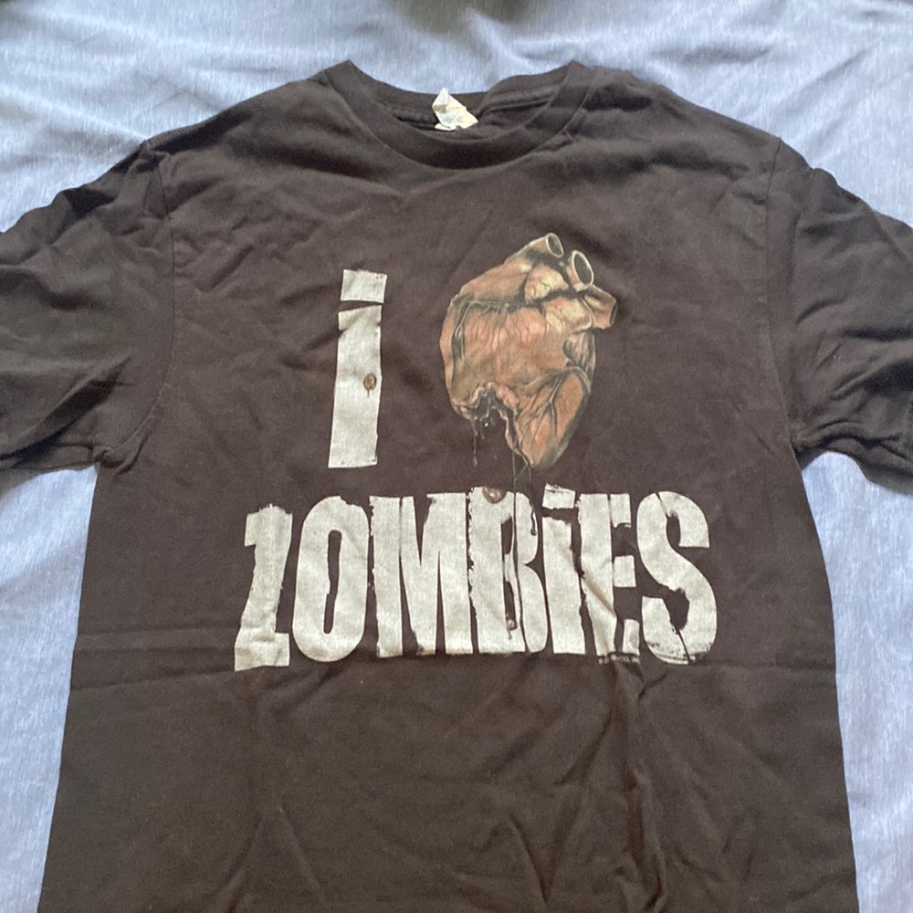 I 🫀 Zombies tee